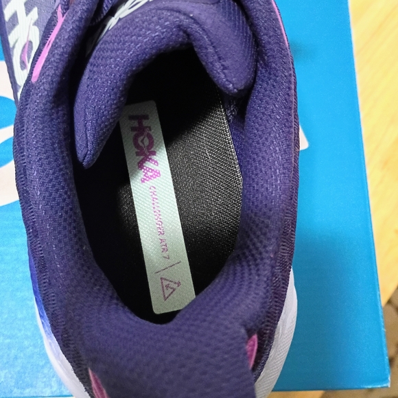 NEW Hoka Women's Blue and Purple Athletic Shoes - Picture 6 of 8